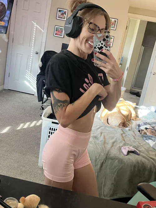 Thumbnail l3xi_lov3: Post-Workout Glow and Seduction