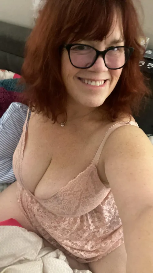 Thumbnail Warm GILF: GrandmaAnika's Morning