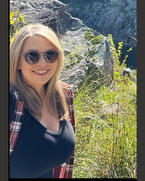 Thumbnail Natural Beauty in Nature: Summerisfunlol | Capturing 2busty2hide