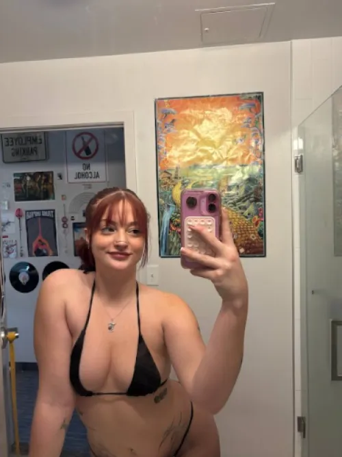 Thumbnail Unforgettable MirrorSelfie: abijahabhi's Promise of an Adventure