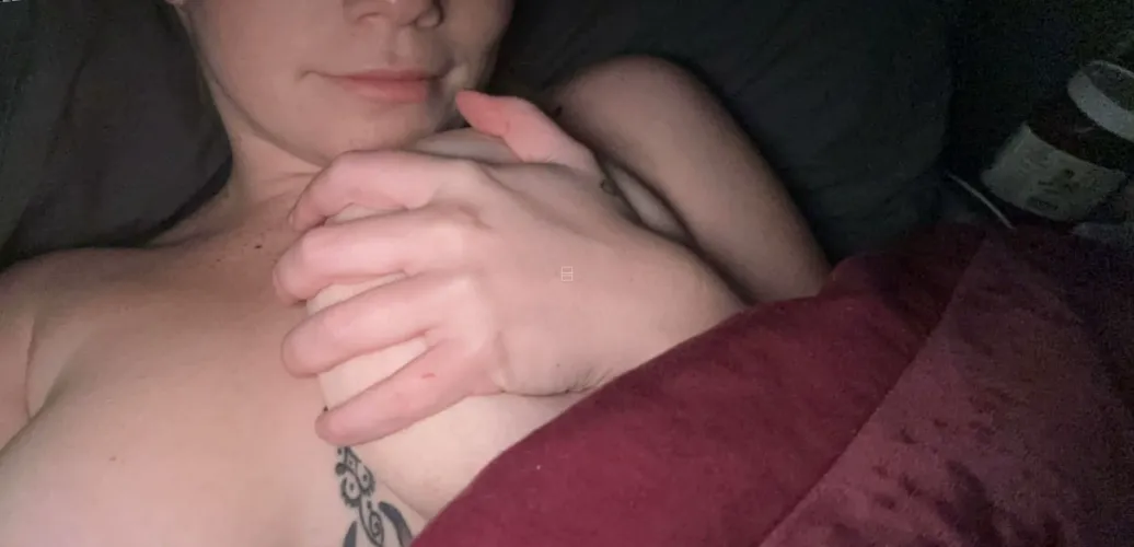 Thumbnail Goldenfernnn's Unbeatable Handbra: Sorry, No One's Beating This!