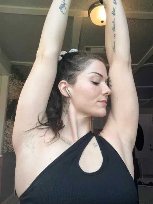Thumbnail After a Workout: Exploring the World of Armpit Fetish with lolotaylor