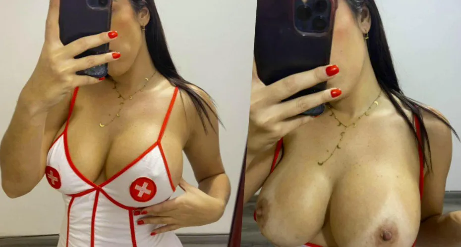 Thumbnail Naked or Clothed: boltedontits Insights from pinkcherryXXOO