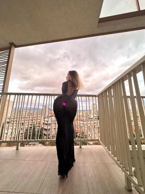 Thumbnail Enjoying the Scene: A Visual Feast in seethru by Julia_zuzu