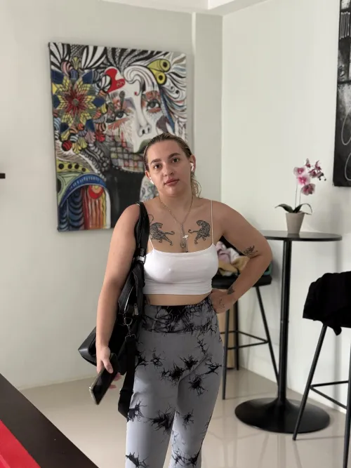 Thumbnail Confidence Shines Through: A Pokies Moment