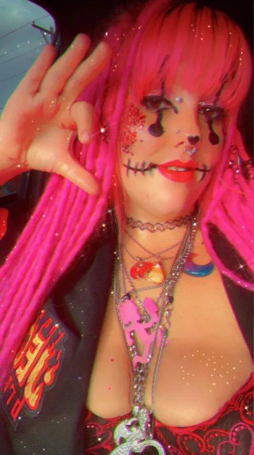 Thumbnail Bold and Vibrant: Explore Demonqueenxoxo's Neon Hair Secrets