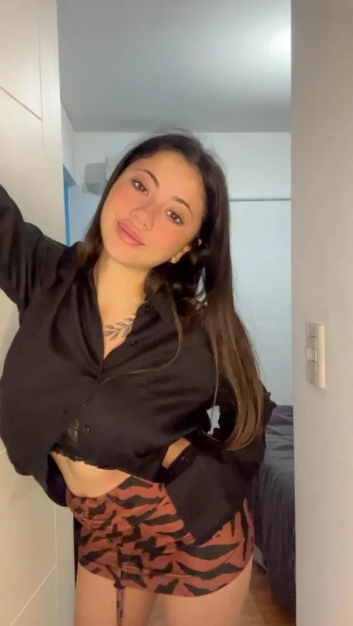 Thumbnail Classy and Sassy: Emanating Irresistible Vibes