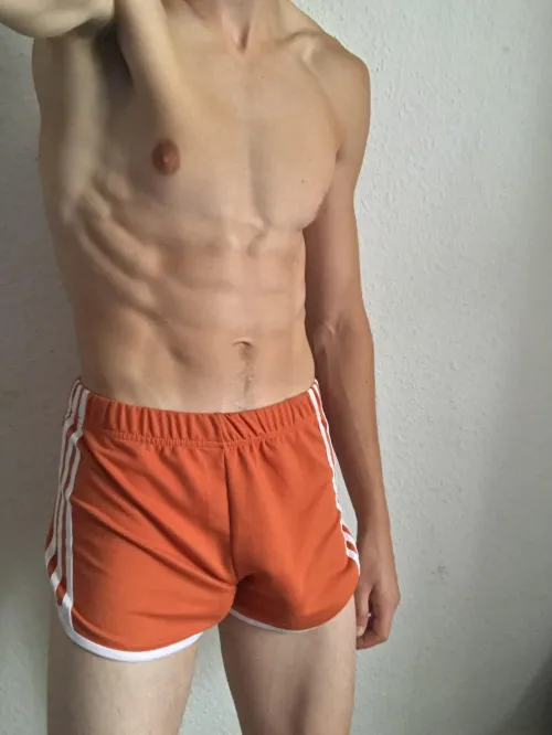 Thumbnail Impossible to Hide: 33 Straight Bulges That Speak Volumes | knulki2012