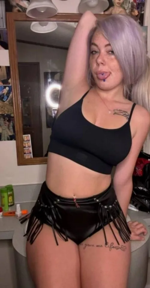Thumbnail Bare It Beautiful: Flaunting the Croptop Belly by Twinkly_Auras