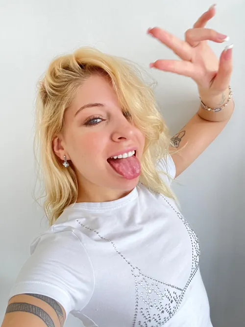 Thumbnail Embrace Your Bad Side with EducationalMiddle247 in nsfwoutfits