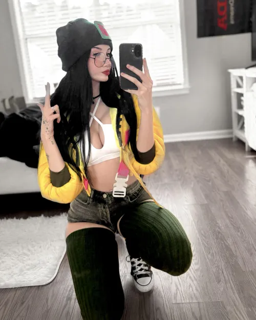 Thumbnail Valorant Cosplay Fun: wweirdwaifu Channels Killjoy in a Unique Look