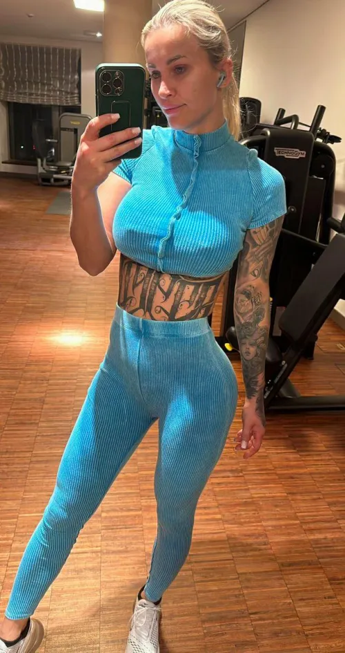 Thumbnail Jill-H008's Fitness Journey: A Powerful Shot