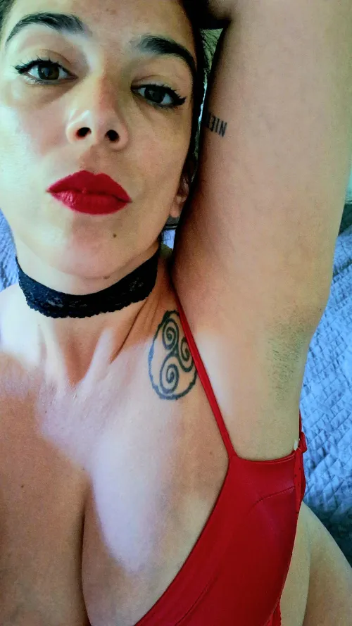 Thumbnail Exploring Grown Hairs Sensation: Intimate Thoughts with Witchielavender