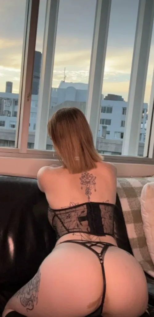 Thumbnail Perfect Fit: Exploring Thongs with Goldenfernnn