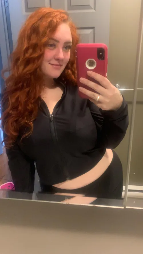 Thumbnail Redhead Temptation: MaryToppings411's Alluring Charm