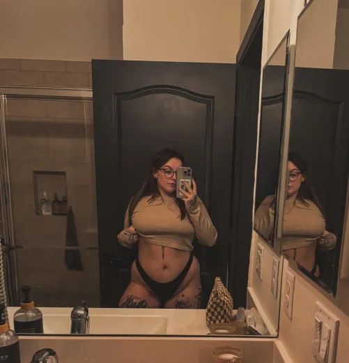 Thumbnail Appreciating Thick Moms in Glasses | Author: gabiii_carter