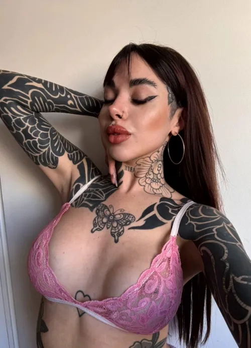Thumbnail inkedgirlmiaaa: A Punk Girl Princess Tale