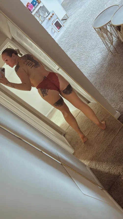 Thumbnail Curvalicious in Need of Love by Fitandfoodie | AmazingCurves Category