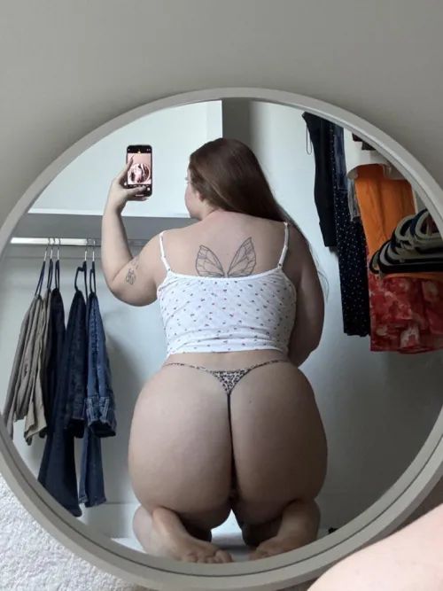 Thumbnail softestpinkest's Mirror Confession: 'I Love This Mirror lol'