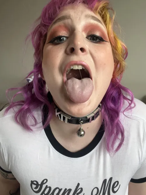 Thumbnail Daddy's Lil Cumslut: violetbabyxx00's Playful Side in Collared