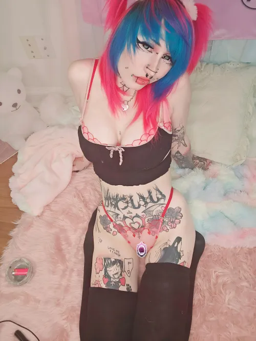 Thumbnail Poppylebeaux Craves Cookies - Join the Neon-Haired Fun