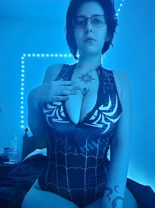 Thumbnail Lunaryae Presents Sensual Spiderman Display - superheroporn