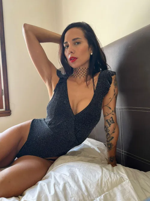 Thumbnail CatMor87 Rocks a Stylish Bodysuit
