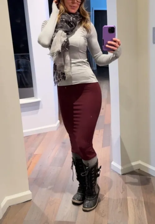 Thumbnail FitMilfSam's Cozy Abode: A Stylish Haven | pencilskirts