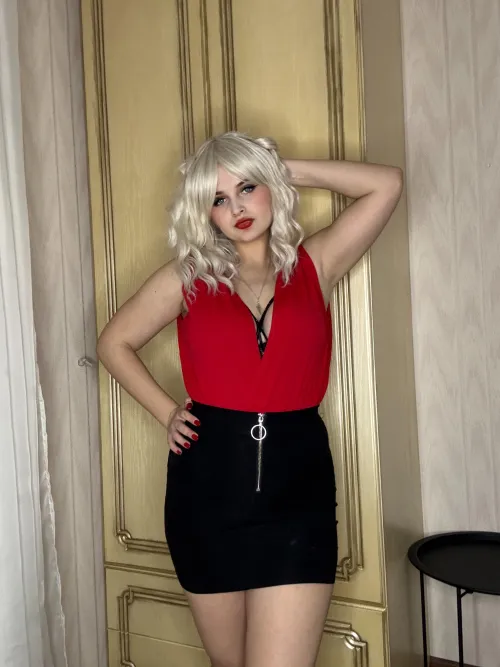 Thumbnail Lovely Date Attire: A Lovely Tight Skirt for a First Date by wetsuitboyz