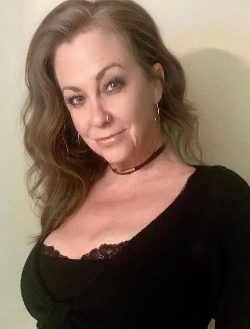 Thumbnail Meet 60-Year-Old Jonna Raizey: The Quintessential GILF by AccomplishedAside889