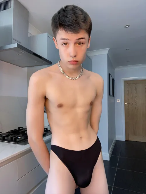 Thumbnail Chillin' Gay at 20: Bulge Discussion | thesupershyboi