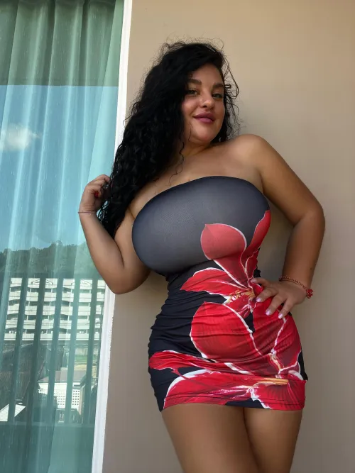 Thumbnail My Favorite Dress Unveiled: An Insightful Chat with AbraSweetie