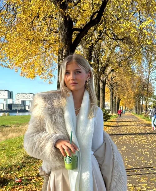 Thumbnail Elena Zoe: Embracing Timeless Beauty by Typical-Addition-567