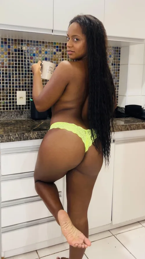 Thumbnail Lemon-Colored Delight - How's It Looking? | Infamous_Editor3076 | Thongs