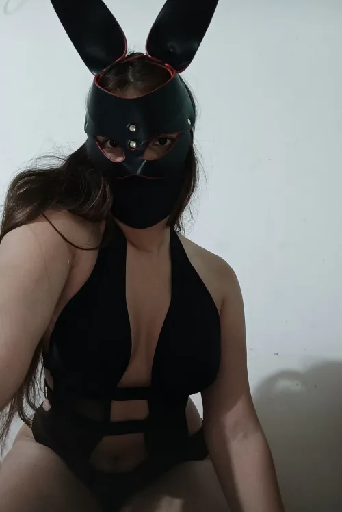 Thumbnail Unveiling Mystery: valeria_24-'s Sultry Intro in I'm New and I'd Like to Be Your Dark Bunny