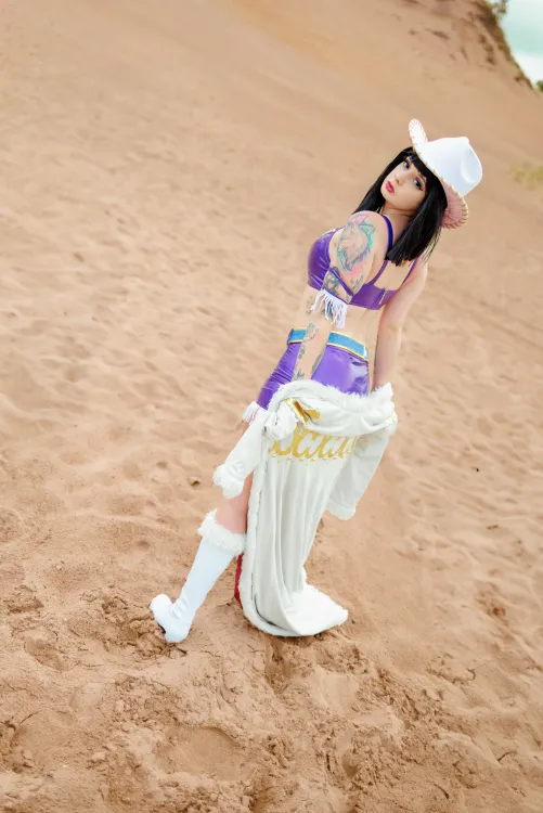 Thumbnail Miss All Sunday Cosplay by ElizawitchCosplay: Transforming into Characters