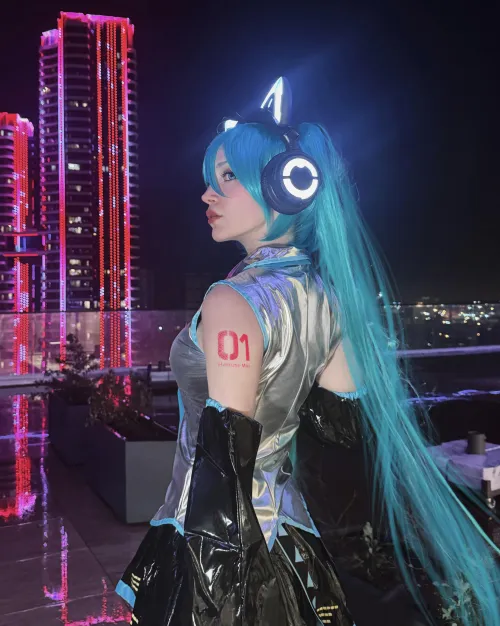 Thumbnail Miku the Fortnite Girl Cosplay by Alldrean