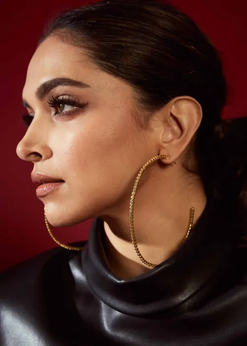 Thumbnail James007BondUK Pays Tribute to the Grace of Deepika Padukone