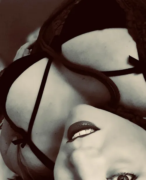 Thumbnail Udder__madness: Playing with Sensual Lipstick Delights