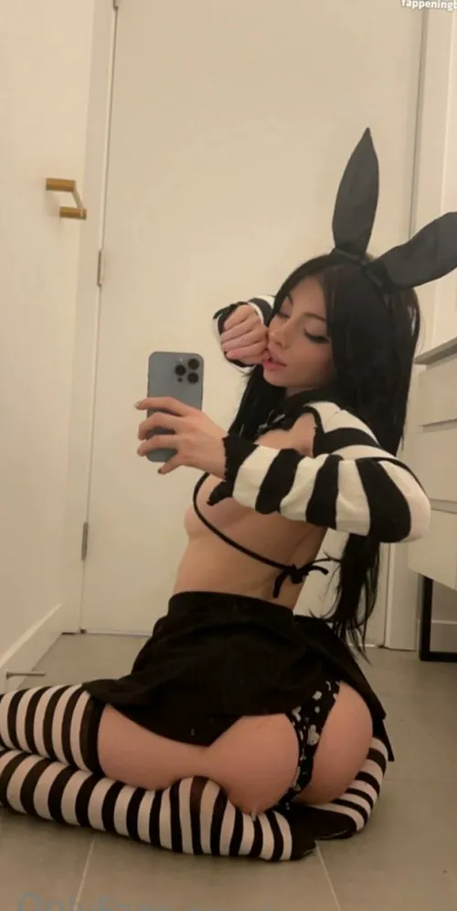 Thumbnail Brightt_Whispers: Sending Nudes to Random Guys in the Booty Category
