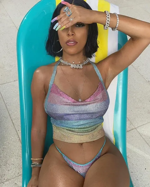Thumbnail Discovering Doja Cat's Impact in the Hip-Hop Scene with shoteyyjohnny