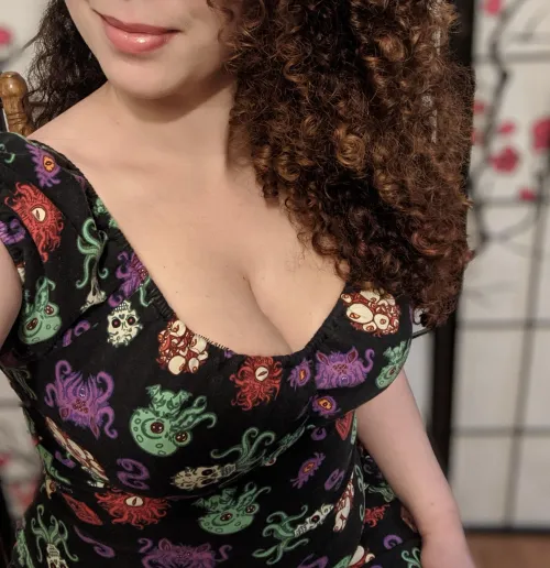 Thumbnail I Loved My Postpartum Cleavage by trinitylaurel | cleavage