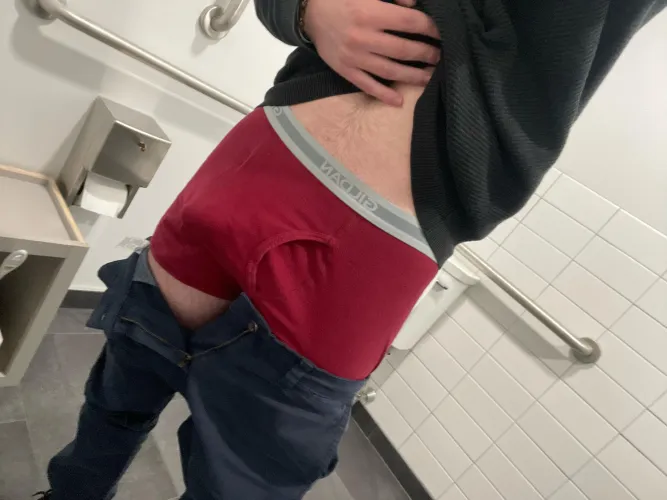 Thumbnail 21 Straight Man Stuck at Work | Bulges Category