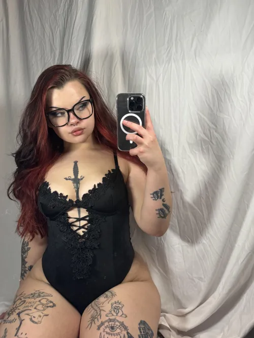 Thumbnail Sensual Intrigue: Exploring emogirls