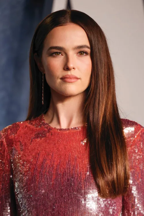 Thumbnail Zoey Deutch: Allure and Elegance by Mother_Task_2708 in PrettyGirls Category