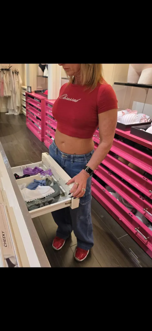 Thumbnail Discover Comfortable Braless Fashion Tips from verysexywife420