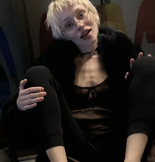 Thumbnail NeamPatong Presents: Just a Cute Little Blonde in the shorthairchicks Category
