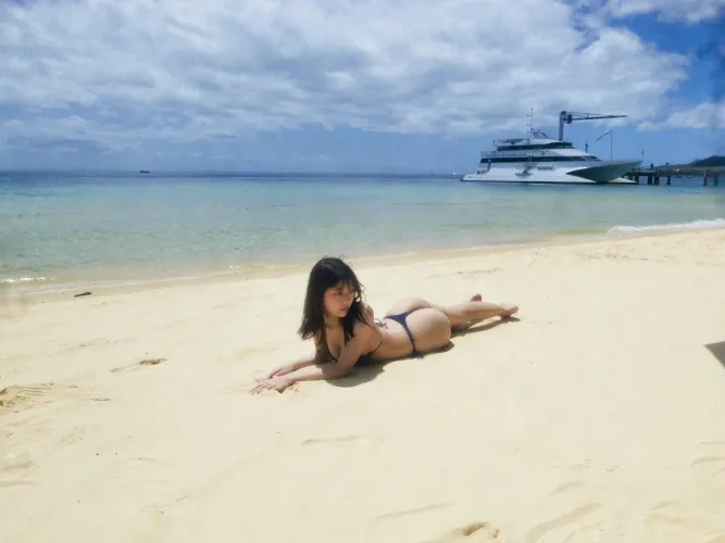Thumbnail Discover the Stunning Beauty of Hina Kikuchi by kuku-kukuku | Gravure