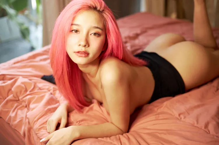 Thumbnail Betty9fb04 Ready and Waiting: Knock Knock for Railing AsianHotties