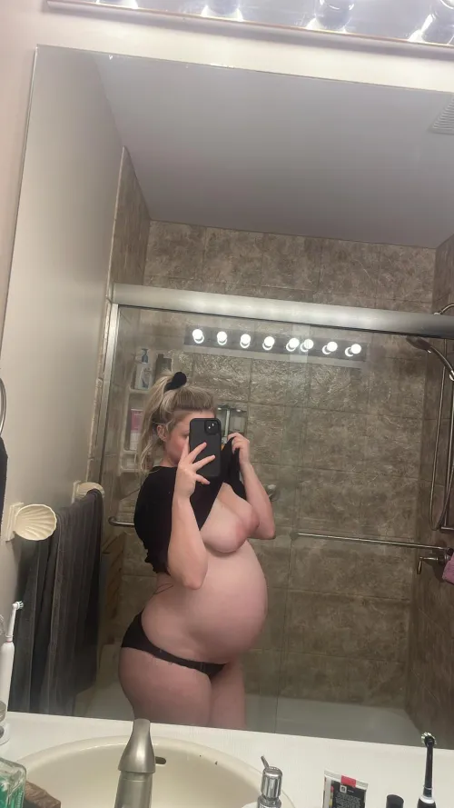 Thumbnail snownymph666 Sparks Curiosity with PreggoPorn Inquiry